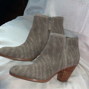 Violet & Red Ankle Booties - 7 1/2 M